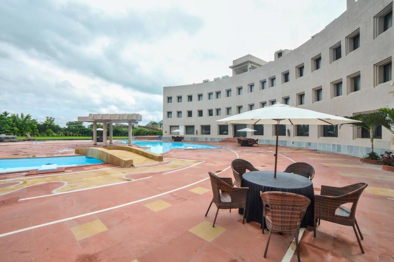 Spectrum Resort, Spa & Residences Udaipur Exterior photo